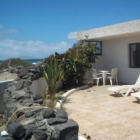 Sleeps 4 Wifi Feriehus Famara